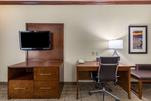 Comfort Suites Galveston image 12
