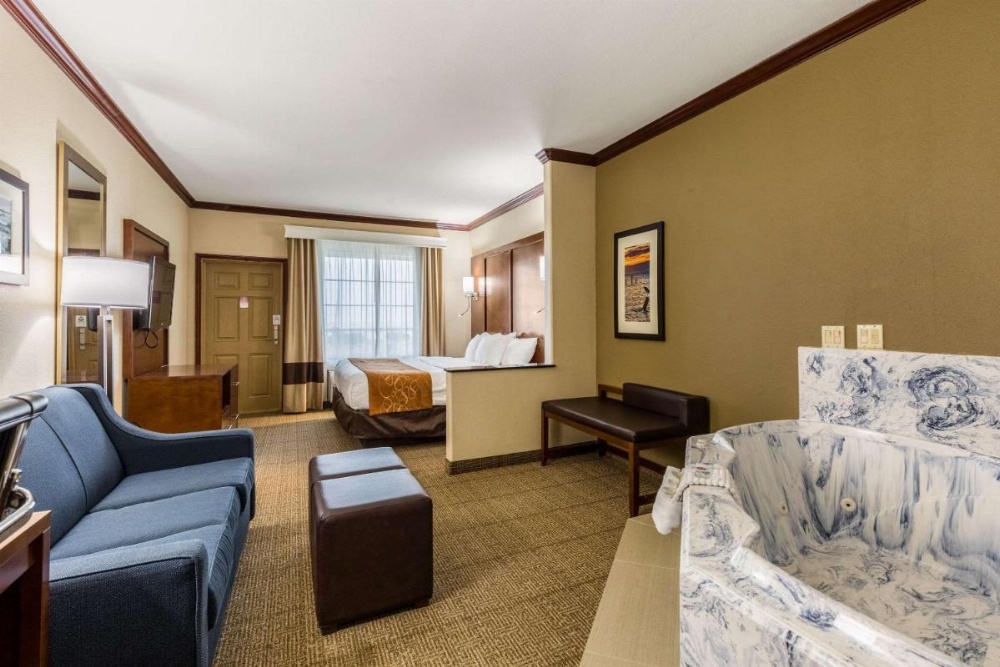 Comfort Suites Galveston Image 13