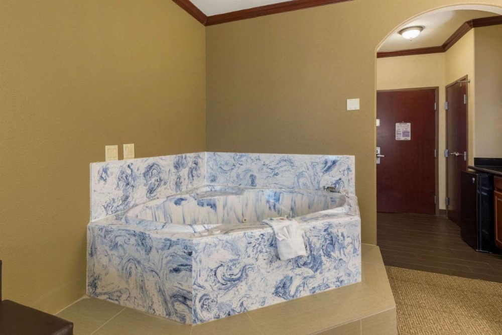 Comfort Suites Galveston Image 14