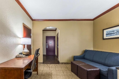 Comfort Suites Galveston image 22