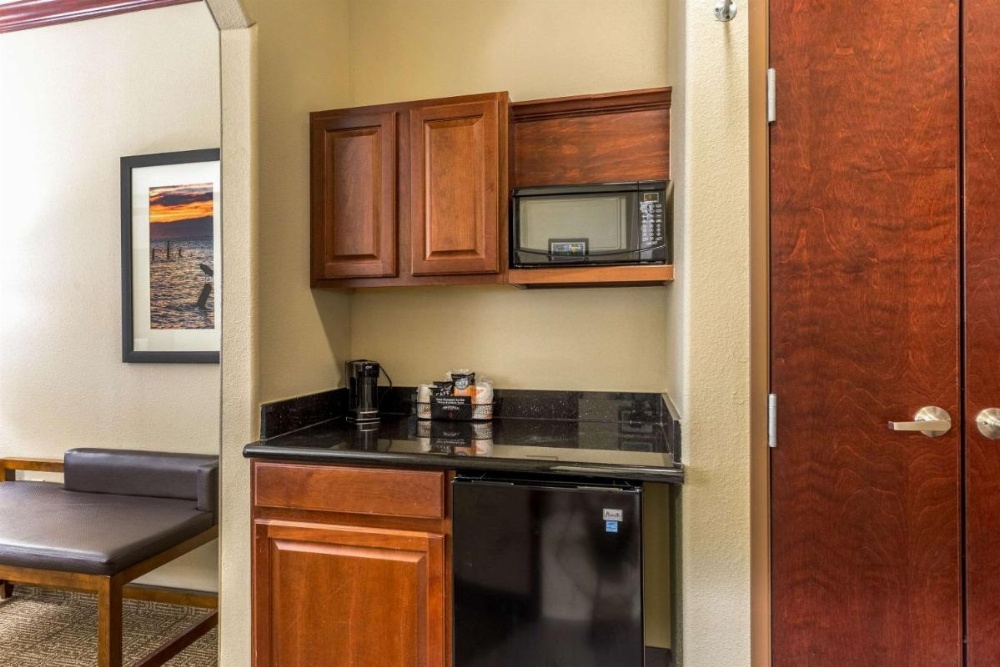 Comfort Suites Galveston Image 30