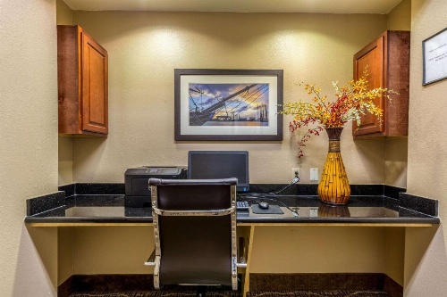 Comfort Suites Galveston image 36