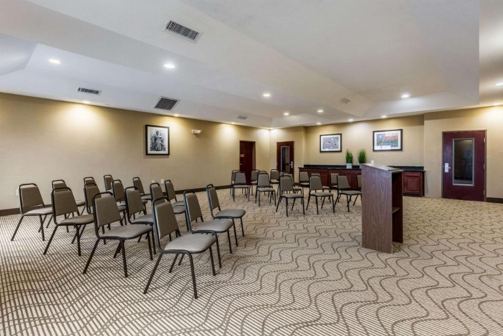 Comfort Suites Galveston Image 38