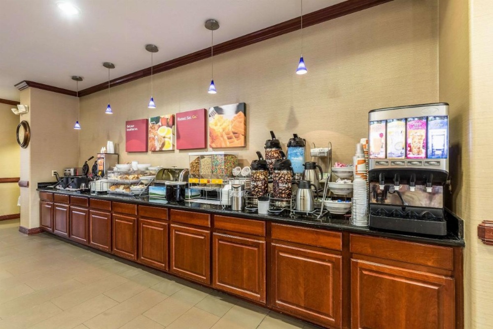 Comfort Suites Galveston Image 39