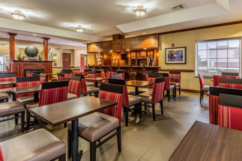 Comfort Suites Galveston Image 41