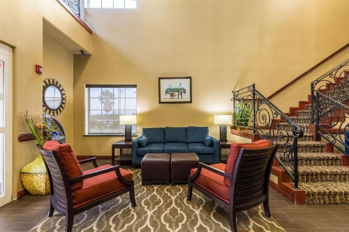 Comfort Suites Galveston image 7